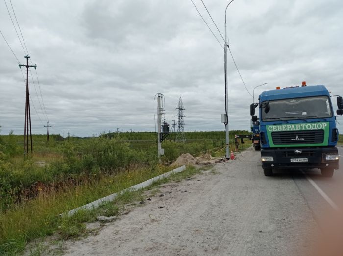 ​В Сургуте на восточной объездной дороге устанавливают освещение 