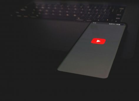 ​Половина опрошенных читателей siapress.ru страдает без YouTube