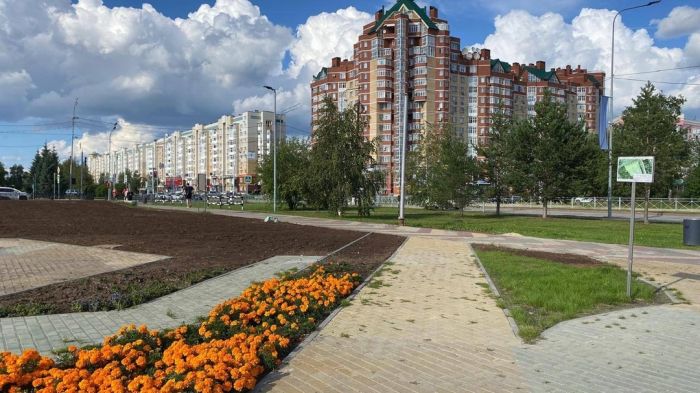 ​На Центральной площади Сургута устранили провал грунта