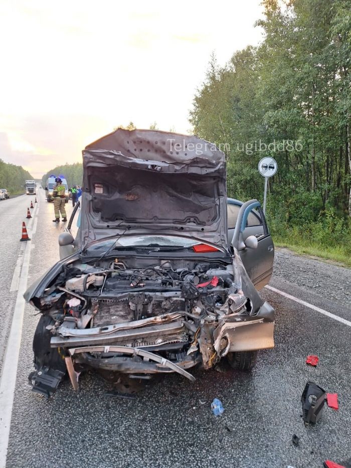 ​В ХМАО водитель «ВАЗ» выехал на встречку и устроил ДТП с пятью пострадавшими