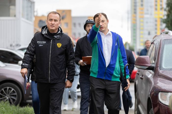 ​Депутат Думы Сургута Алексей Кучин совершил пешую инспекцию избирательного округа №19