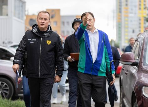 ​Депутат Думы Сургута Алексей Кучин совершил пешую инспекцию избирательного округа №19