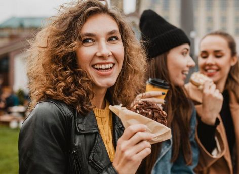 ​Опасные продукты: почему югорчанам не стоит покупать еду на улице?