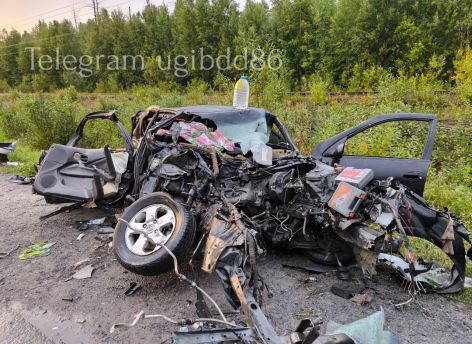 Большегруз разнес в щепки Nissan в ХМАО
