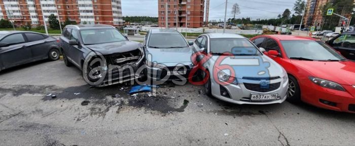 ​Не удалось скрыться: лихача на синем авто из Сургута задержали