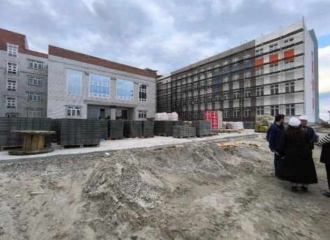 ​В Тюменской области строят 16 школ