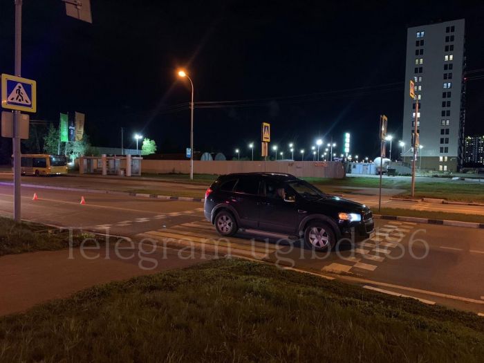 ​В Сургуте на пешеходном переходе сбили девушку