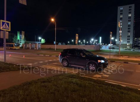 ​В Сургуте на пешеходном переходе сбили девушку