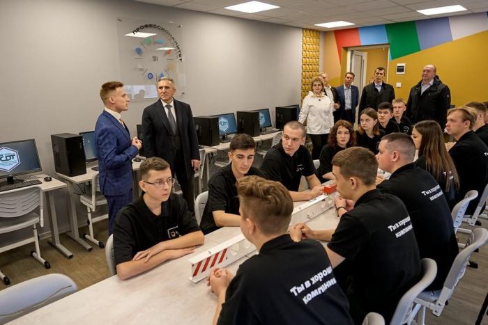 ​Александр Моор оценил тюменский кластер федерального проекта «Профессионалитет»