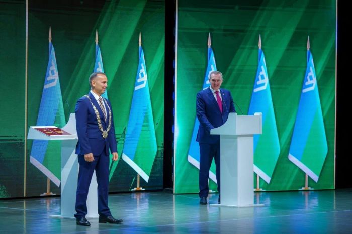 ​Руслан Кухарук поздравил Вадима Шумкова с переизбранием на пост губернатора Курганской области