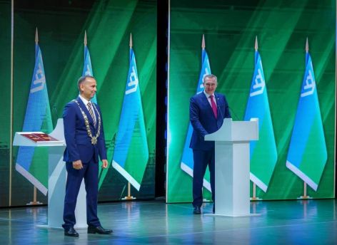 ​Руслан Кухарук поздравил Вадима Шумкова с переизбранием на пост губернатора Курганской области