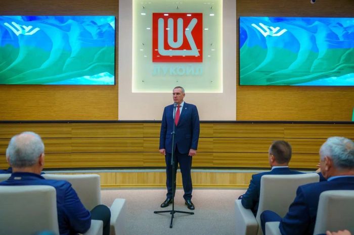 ​Руслан Кухарук встретился с работниками и руководством ЛУКОЙЛа в Когалыме