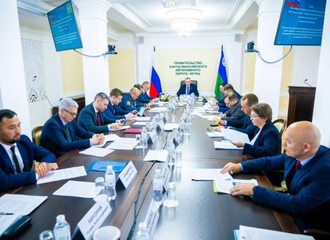 ​Руслан Кухарук обсудил с ответственными чиновниками готовность Югры к отопительному сезону