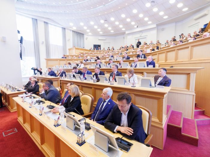​Депутаты думы Югры приняли поправки в бюджет и выделили новую категорию льготников – дети войны