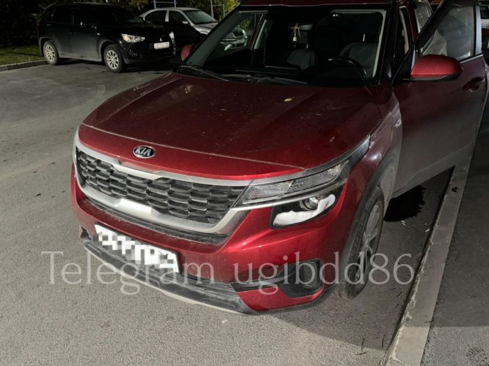 В Сургуте девочка выбежала на дорогу в жилой зоне и попала под колеса авто