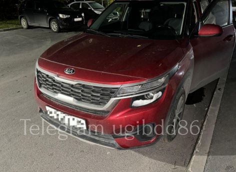В Сургуте девочка выбежала на дорогу в жилой зоне и попала под колеса авто