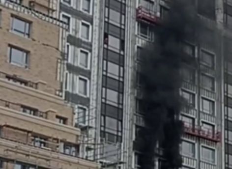 В Сургуте горит ЖК «Гудзон»
