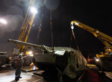 ​Передвижная выставка трофейной техники НАТО в Сургуте стартовала