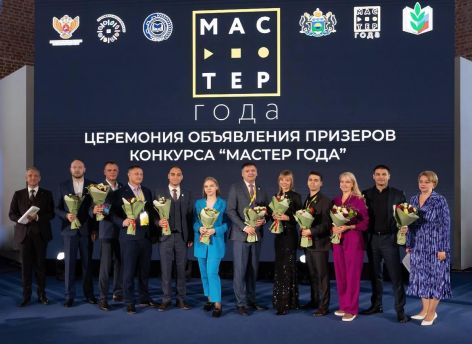 ​Руслан Кухарук поздравил студентов и преподавателей колледжей и поддержал сургутянина, участвующего в федеральном конкурсе