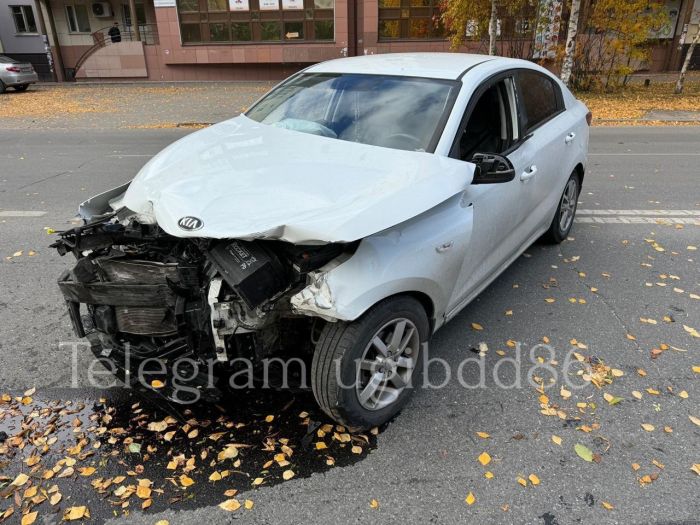 ​В Сургуте водитель без прав спровоцировал автоаварию