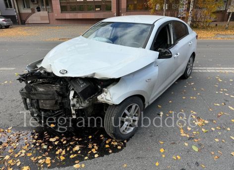 ​В Сургуте водитель без прав спровоцировал автоаварию