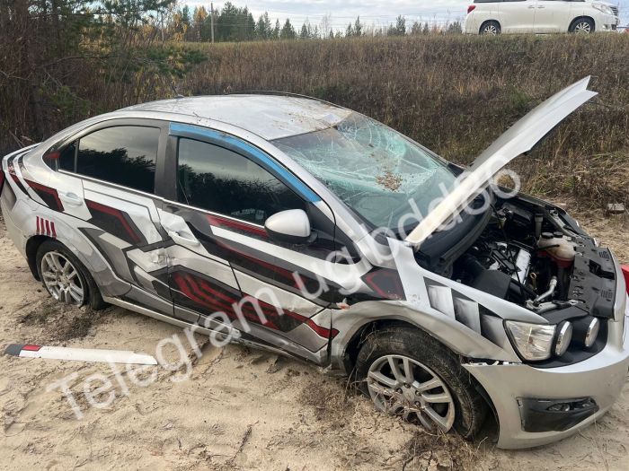 ​Автоледи из ХМАО съехала с дороги в кювет из-за невнимательности