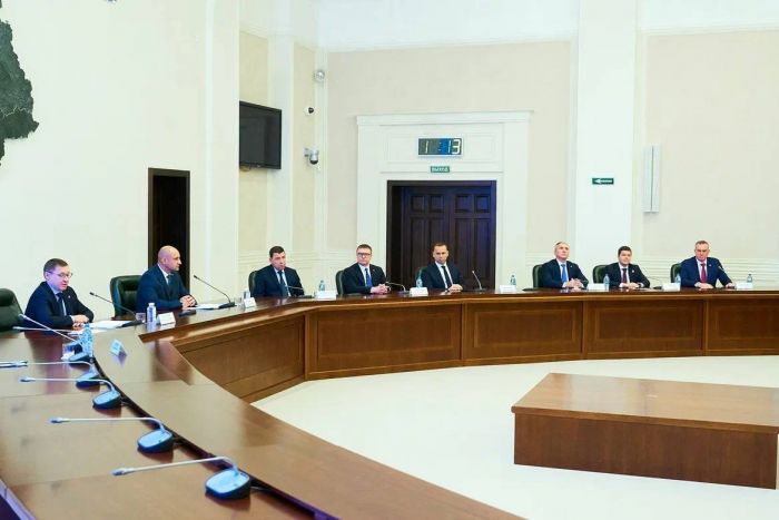 ​Руслан Кухарук принял участие в первом совещании губернаторов Урала с новым полпредом Артёмом Жогой