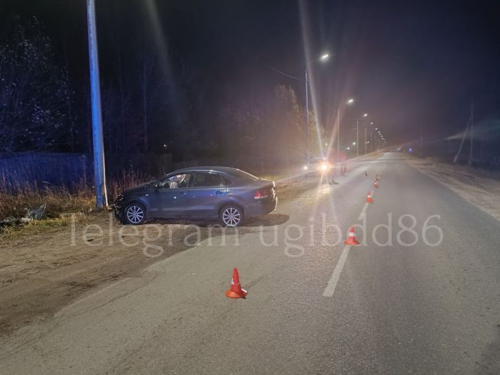 ​В ХМАО девушка на скорости въехала в столб