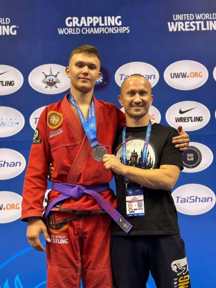 Югорский спортсмен стал серебряным призером мирового первенства по грэпплингу