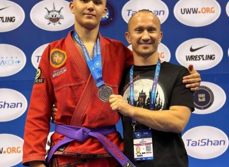Югорский спортсмен стал серебряным призером мирового первенства по грэпплингу