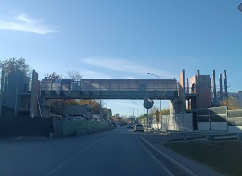 ​Новый надземный пешеходный переход в Тюмени повысит безопасность