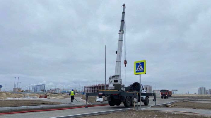 ​В Сургуте идет активное строительство дорог на улице Толстого и возле НТЦ
