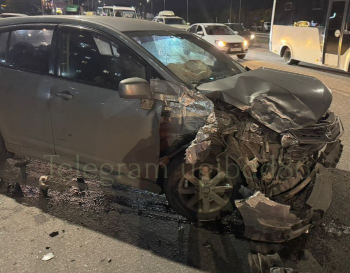 ​При столкновении четырех авто в Сургуте пострадал пешеход