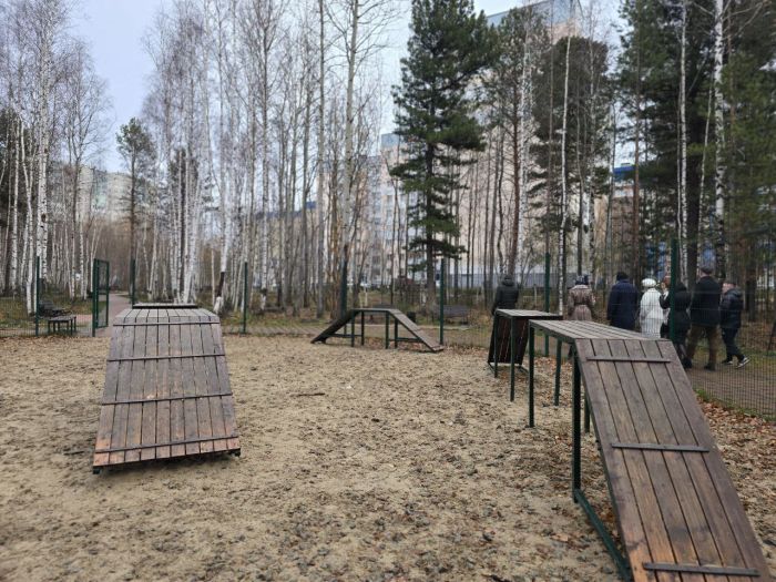 Завершается трехлетнее благоустройство сквера в микрорайоне 20А Сургута