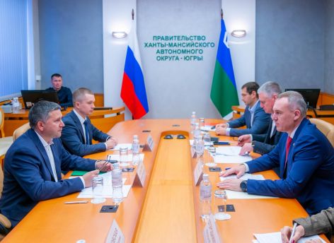 Руслан Кухарук с Дмитрием Кобылкиным обсудили вопросы развития Арктики