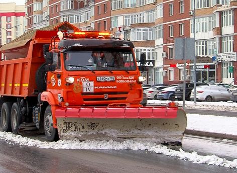 ​Сургут подготовился к зиме: на уборку улиц выходит до 180 единиц техники ежедневно