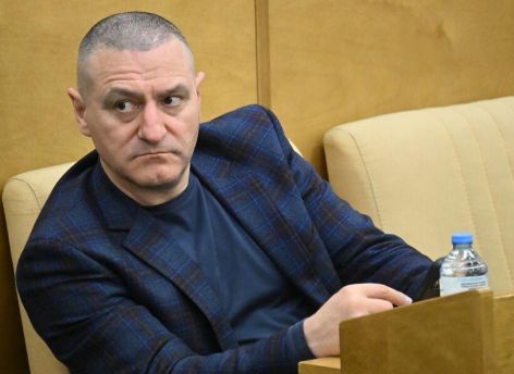 ​А если вы убили великого Ломоносова?! Депутат Госдумы назвал женщин чучелами