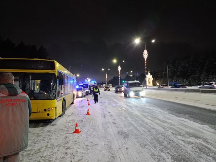 ​В Сургуте в ДТП с автобусом №110 пострадала беременная женщина