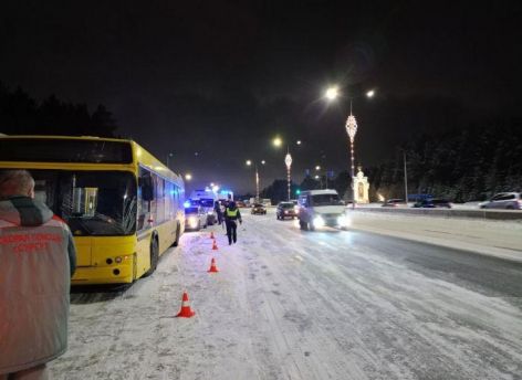 ​В Сургуте в ДТП с автобусом №110 пострадала беременная женщина