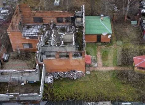 ​В Сургуте продают полностью сгоревший коттедж