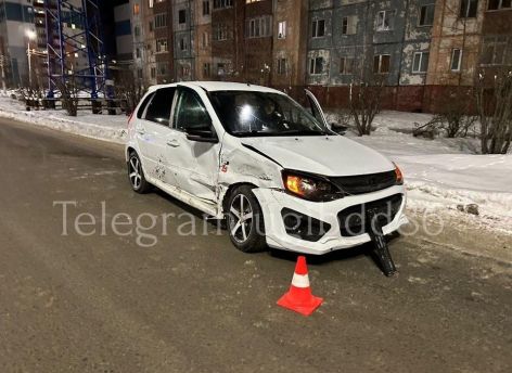 ​В Сургуте столкнулись два отечественных автомобиля