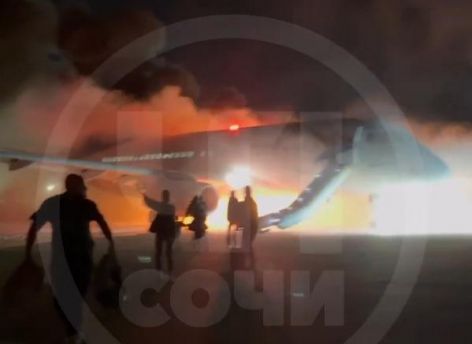 ​В Турции загорелся российский самолет, следовавший из Сочи