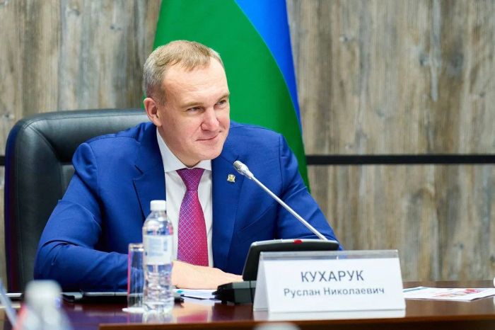 ​Руслан Кухарук впервые проведет прямую линию с югорчанами