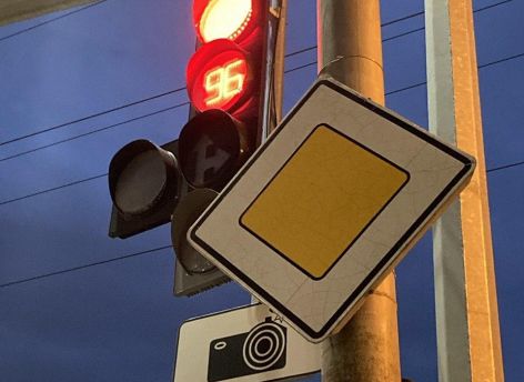 ​В Сургуте временно отключат светофоры на основных перекрестках