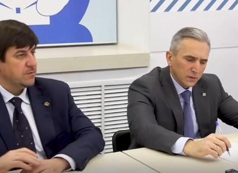 ​Губернатор Александр Моор ответил на обращения жителей области