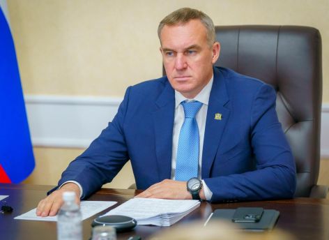 ​Руслан Кухарук в День волонтера посетил штаб Гуманитарного добровольческого корпуса