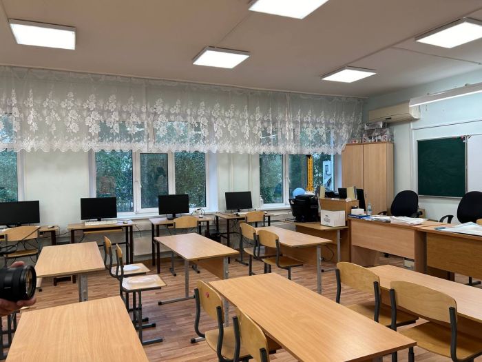 ​Сургут готовится заменить вахтеров в школах на сотрудников ЧОПов