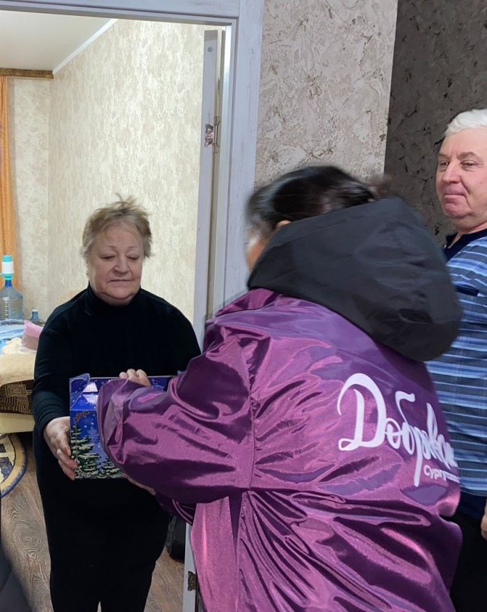 Пострадавшим от пожара в Лянторе оказывают все необходимую помощь — и поздравляют с Новым годом