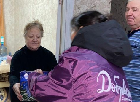 Пострадавшим от пожара в Лянторе оказывают все необходимую помощь — и поздравляют с Новым годом