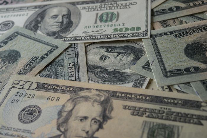 ​Курс доллара на Forex достиг 113,75 рубля в канун Нового года